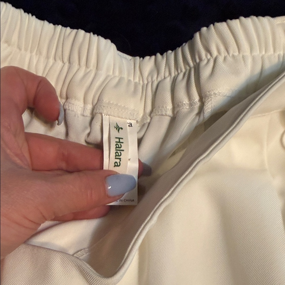 Women's White Pants - Picture 7 of 8
